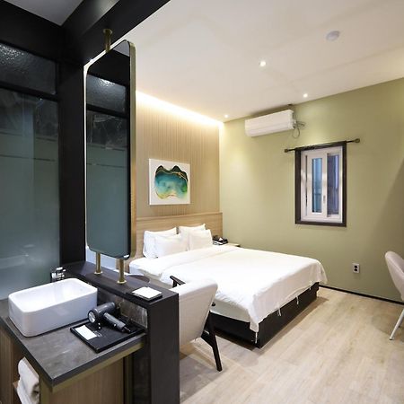 Almond Hotel Busan Station Eksteriør billede