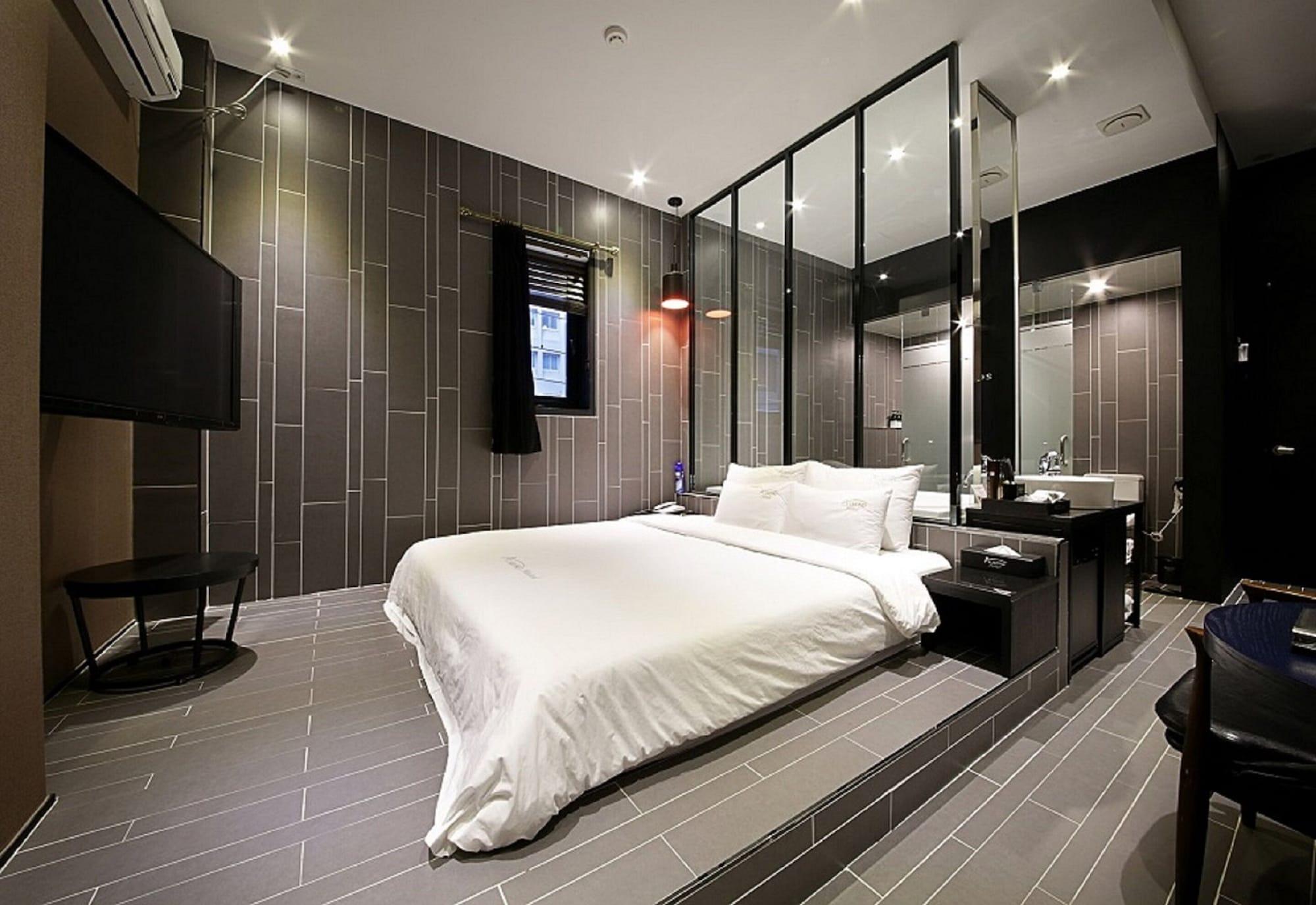 Almond Hotel Busan Station Eksteriør billede