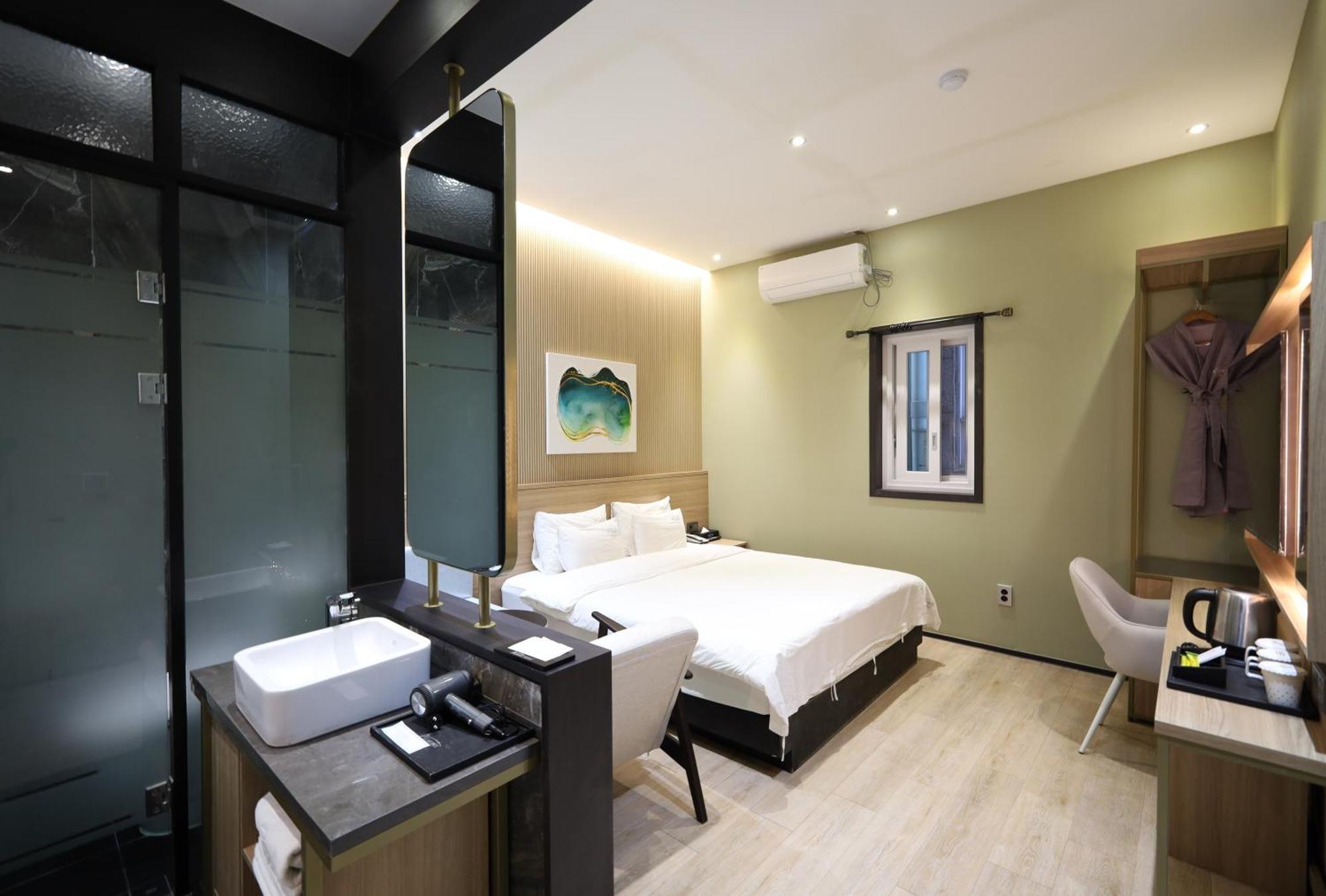 Almond Hotel Busan Station Eksteriør billede