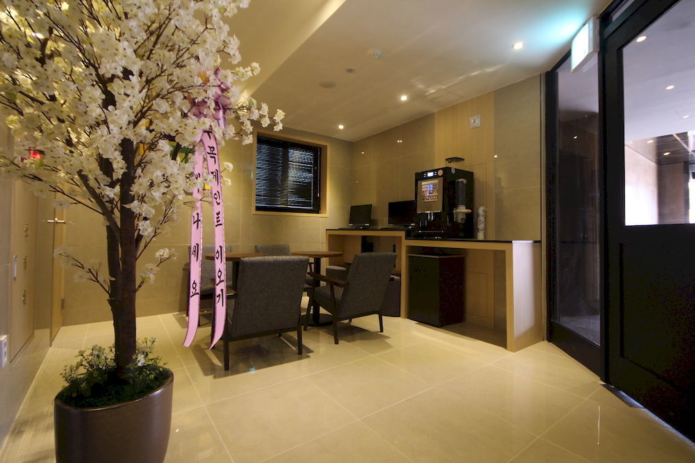 Almond Hotel Busan Station Eksteriør billede