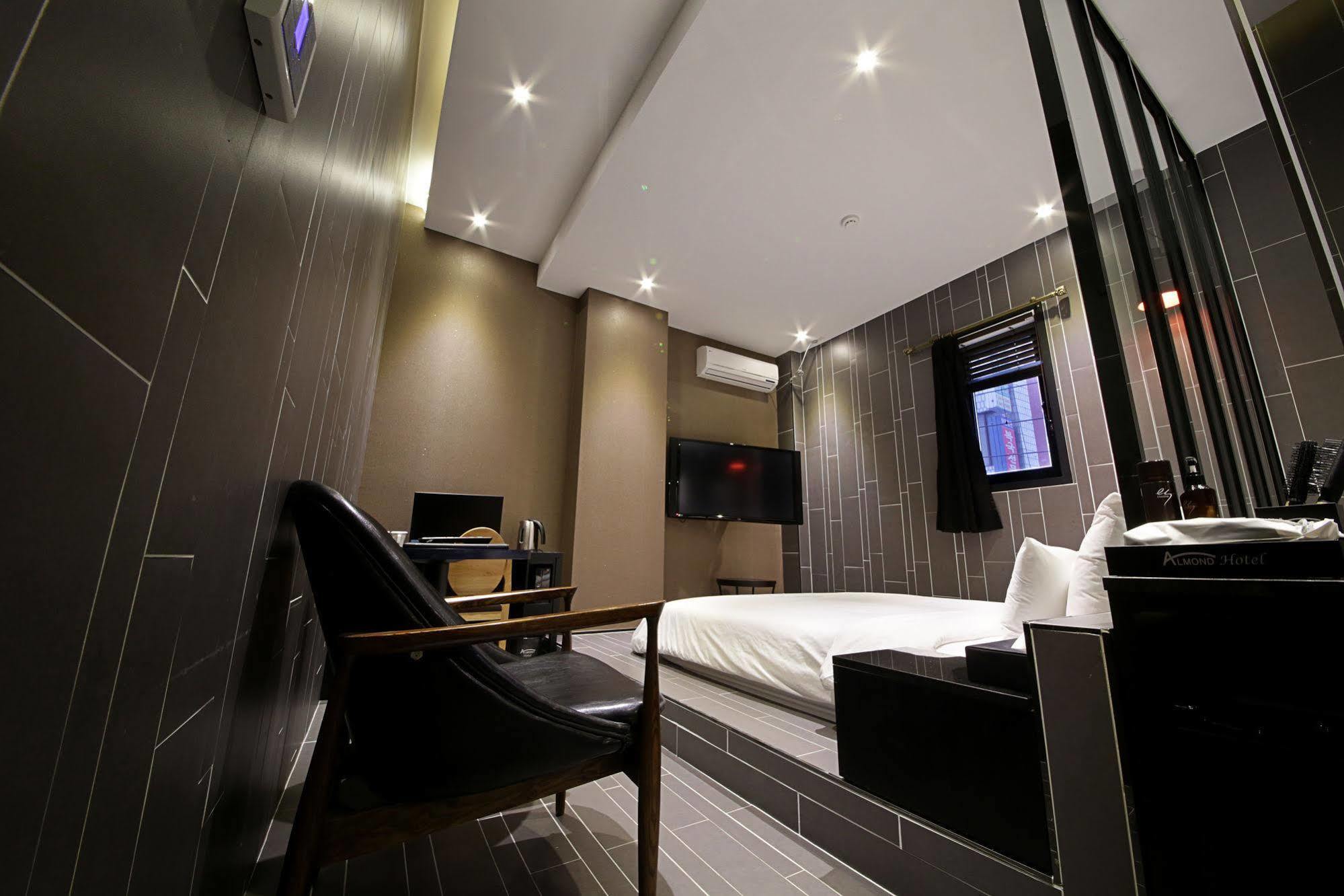 Almond Hotel Busan Station Eksteriør billede