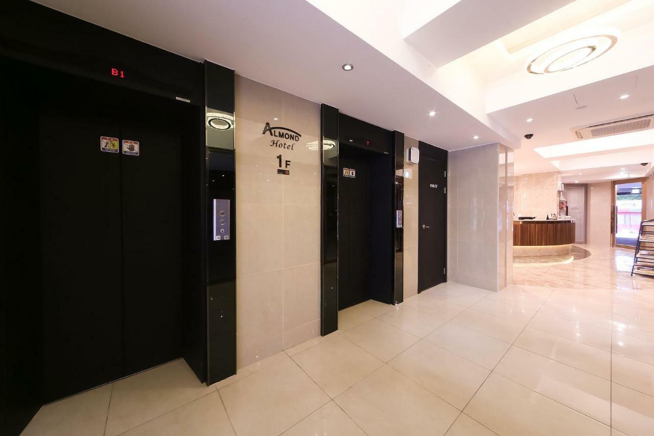 Almond Hotel Busan Station Eksteriør billede